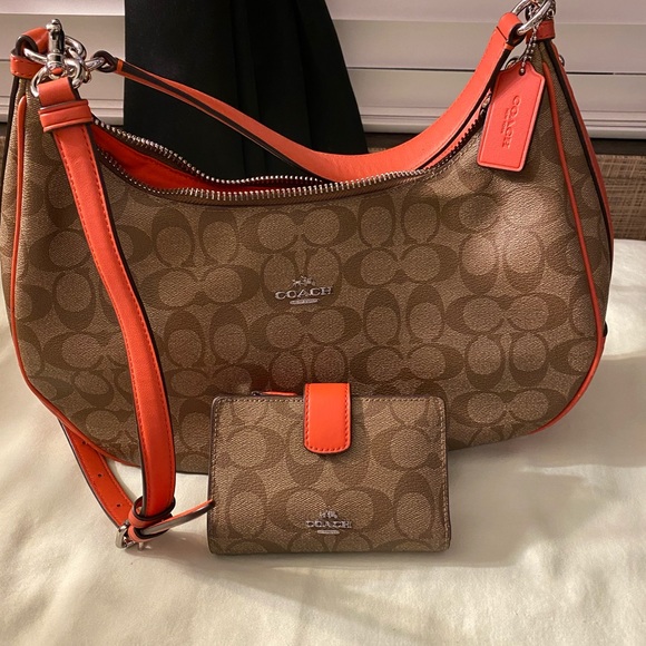 Coach Handbags - Purse & wallet